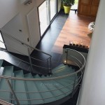Escalier tournant verre